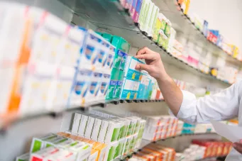 Fotolia_143227143_Pharmacien.jpg